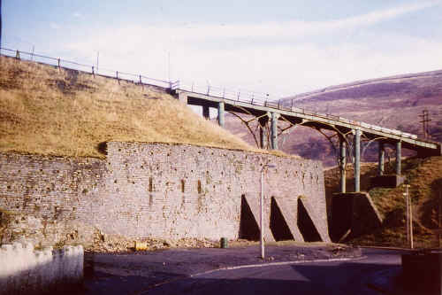 Aberfan_Bridge_1966_4.JPG (167035 bytes)