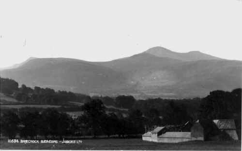 BrecknockBeacons.JPG (76582 bytes)