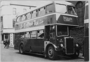 Buses_HB8801_VictoriaStreet.JPG (109660 bytes)