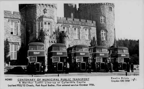 Buses_LineUpAtCyfarthfaCastle.JPG (127871 bytes)