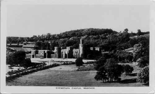 CyfarthfaCastle.JPG (93375 bytes)