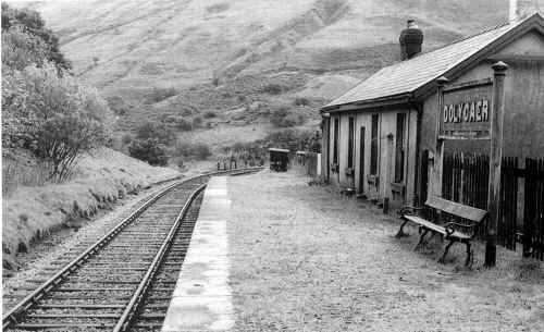 Dolygaer_Station_StaffedUntil1932.JPG (243132 bytes)