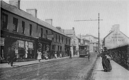 Dowlais_HighStreet_1906.JPG (106165 bytes)