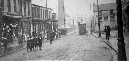 Dowlais_HighStreet_Tramcar..JPG (120148 bytes)