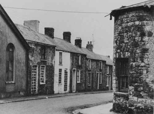 Dowlais_PondStreet_.JPG (196899 bytes)