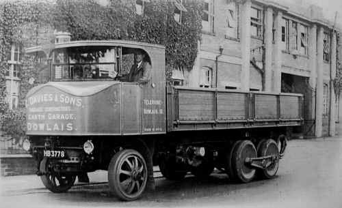 Dowlais_SteamLorry_Davies&SonGarthGarageDowlais.JPG (124190 bytes)