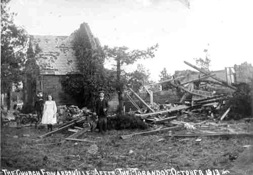 Edwardsville_TheChurch_AfterTheTornado_1913.JPG (109234 bytes)