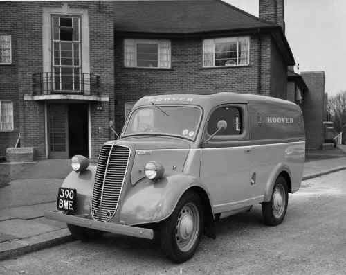 Hoover_Van.JPG (137977 bytes)