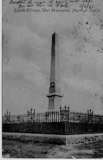MerthyrThomastownParkSouthAfricanWarMemorial.JPG (116064 bytes)