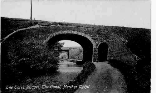 MerthyrThreeBridgesTheCanal.JPG (118770 bytes)