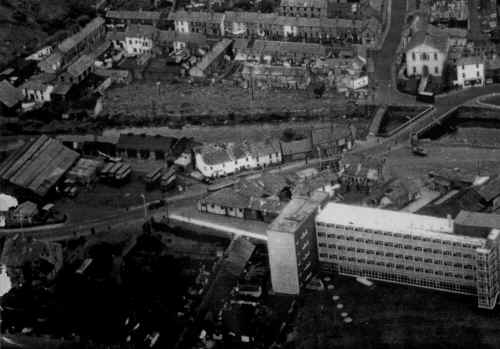 MerthyrTydfil_AerialView_1960s_2.JPG (234399 bytes)