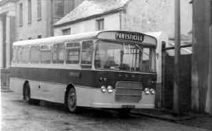 MerthyrTydfil_Buses_GAX606C_CastleStreet_RIDavies_11-Aug-66.JPG (146339 bytes)