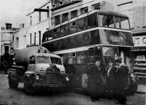 MerthyrTydfil_Buses_HB6185_No45_HighStreet_1950's.JPG (111222 bytes)