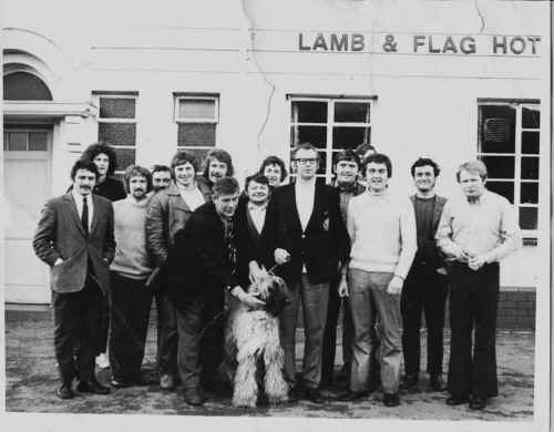 MerthyrTydfil_LambInn_lamb_boys.JPG (85768 bytes)