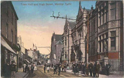 MerthyrTydfil_Town_HighStreet_TownHall_MalcolmJohnson.JPG (153096 bytes)