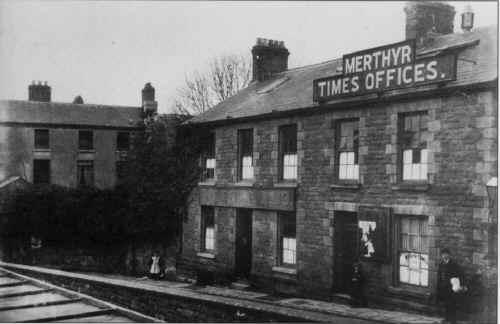 MerthyrTydfil_Town_JohnSt_TimesOffice.JPG (89542 bytes)