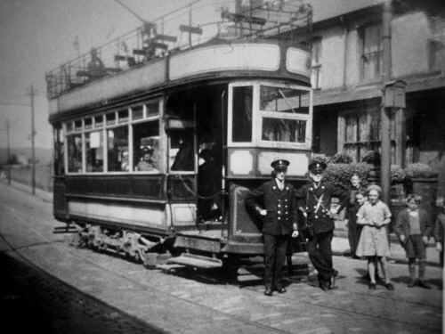 MerthyrTydfil_Tramcars_BreconRoad_tramcar.JPG (205145 bytes)