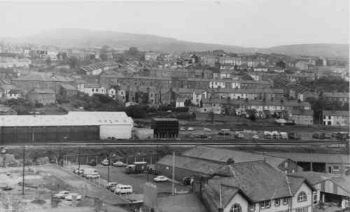 MerthyrTydfil_Twynyrodyn_FromCaedrawFlats_Nov1971.JPG (172352 bytes)