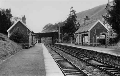 MerthyrVale_Station_13-4-63.JPG (118529 bytes)