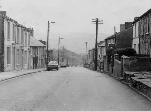 Penydarren_HighStreet_1971.JPG (147426 bytes)