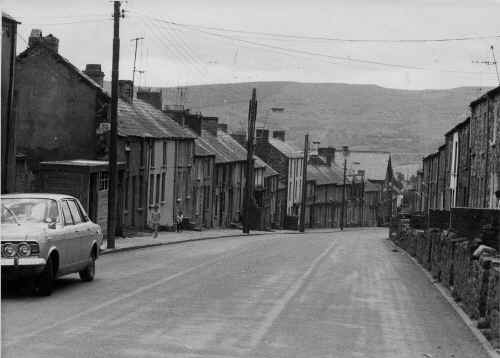 Penydarren_HighStreet_1972.JPG (136612 bytes)