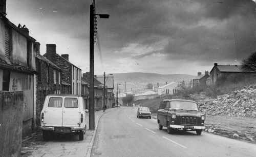 Penydarren_HighStreet_Early1970s.JPG (115822 bytes)