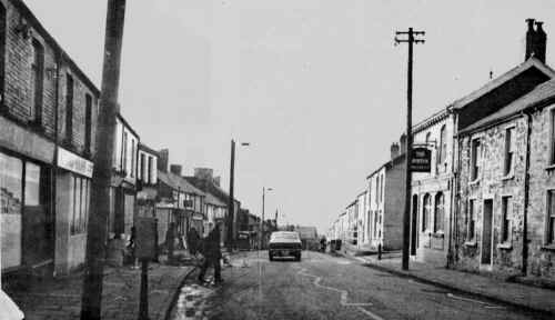 Penydarren_HighStreet_TheNorton_1970s.JPG (110953 bytes)