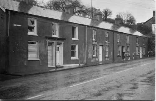 Penydarren_HighStreet.JPG (113559 bytes)