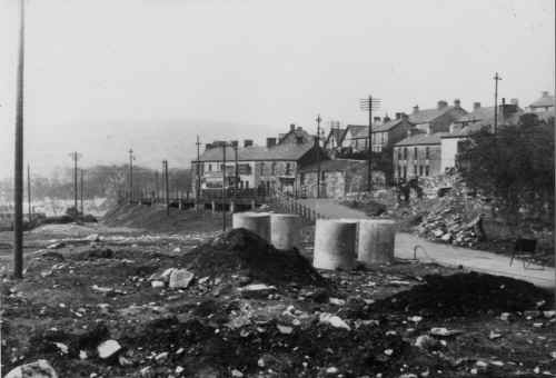 Penydarren_Tramroad_HighStreet_FromWaterlooBridge_1946.JPG (126597 bytes)