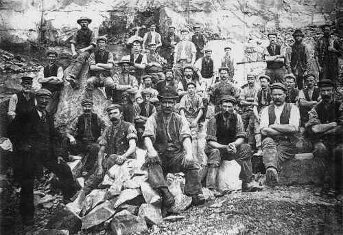 VaynorQuarry_Workers_NickBerryman.JPG (349280 bytes)