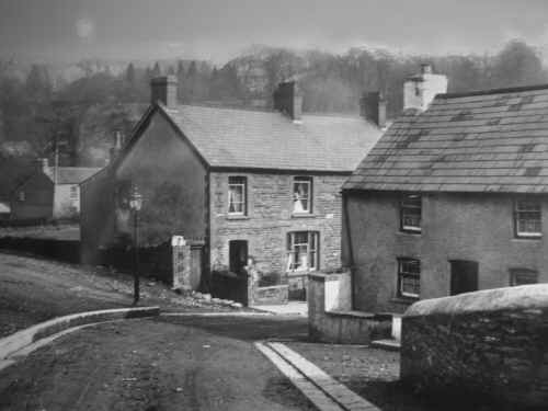 QuakersYard_LockHouse.JPG (158863 bytes)