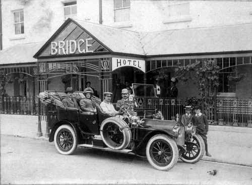 SnowsMotorServices_LlandrindodWells_AngelaHowes.JPG (162454 bytes)