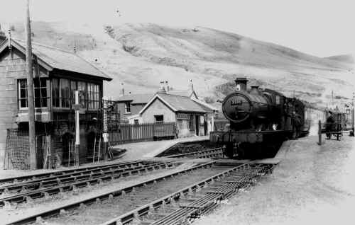 Torpantau_Station May1954_.JPG (187128 bytes)