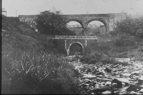 Treharris_BargoedRiverBridges_C1912.JPG (124899 bytes)