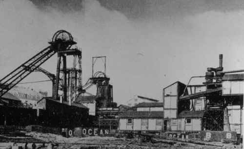 Treharris_DeepNavigationColliery_C1939_.JPG (135663 bytes)