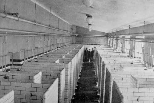 Treharris_OceanColliery_ShowerCubiclesForWorkmen.JPG (162423 bytes)