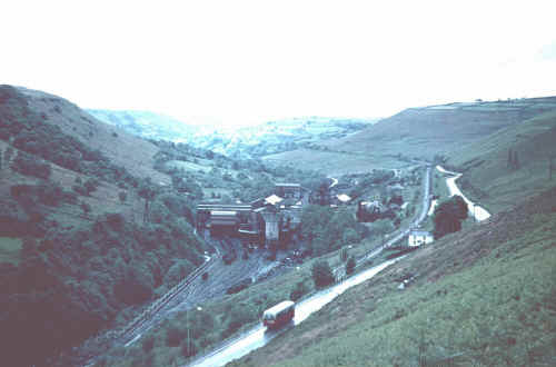 Trelewis_TaffMerthyrColliery&CwmBargoed_LookingTowardBedlinog_c1965_PeterMilsom.JPG (108502 bytes)