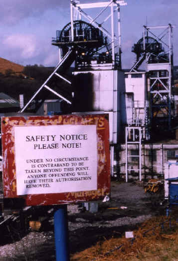 taffMerthyrColliery_SafetyNotice_1.JPG (143300 bytes)